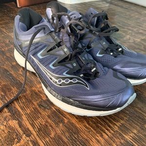 Saucony mens Triumph ISO-4 Everun Running Shoes